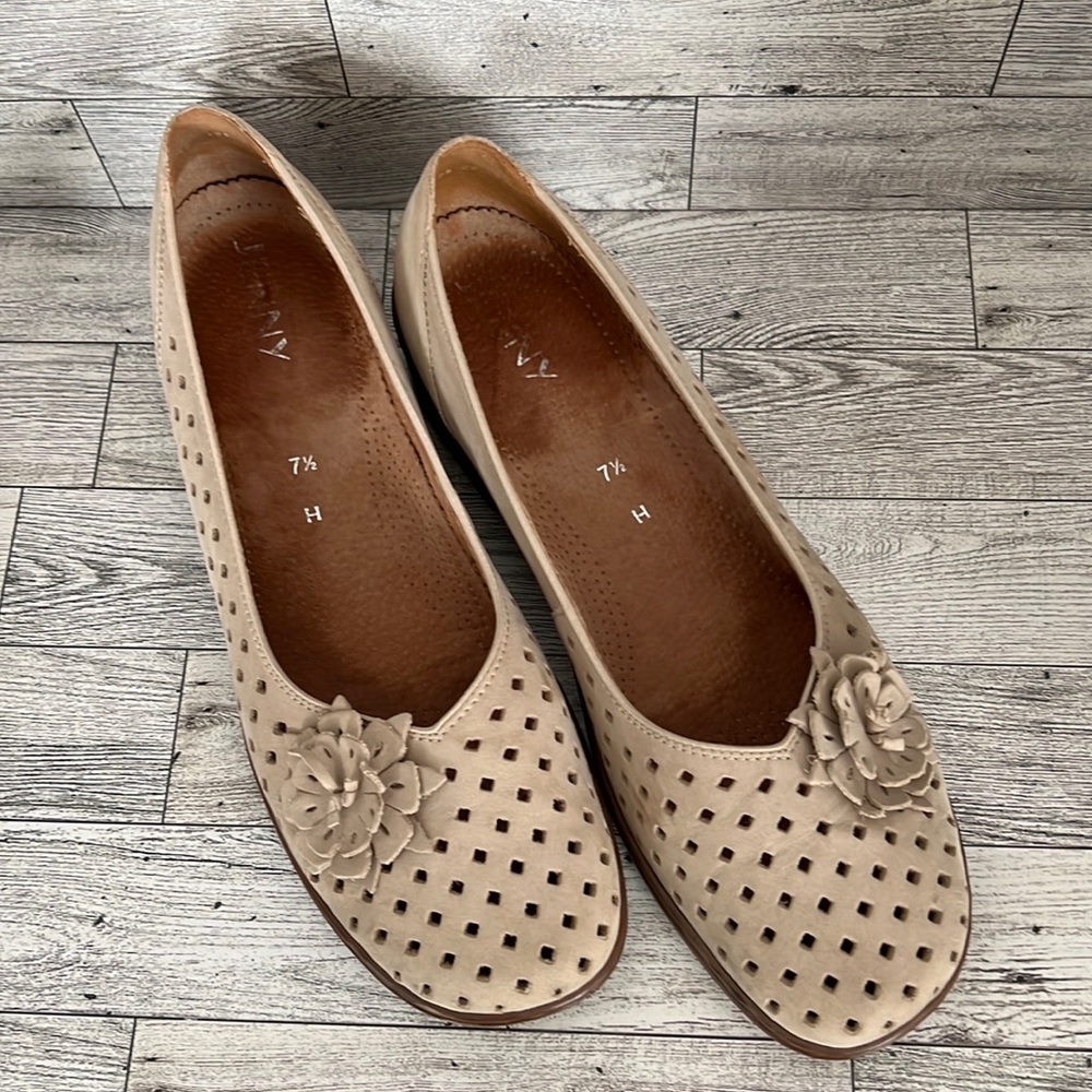 Jenny shoes size 11 flats